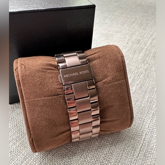 Michael Kors Slim Runway Rose Gold-tone Stainless Steel Watch - Picture 5 of 5